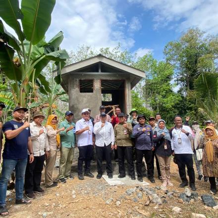 Kementrian Pertanian Pusat Tinjau Langsung Kolam Tampung Air Untuk Pertanian Desa Bawahan Seberang